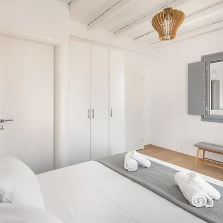 Nikoi * Mykonos Town